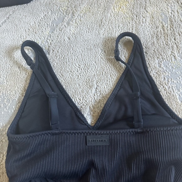 Fabletics One Piece black Swimsuit bathing suit Asymmetrical Cutout medium new - Picture 6 of 12